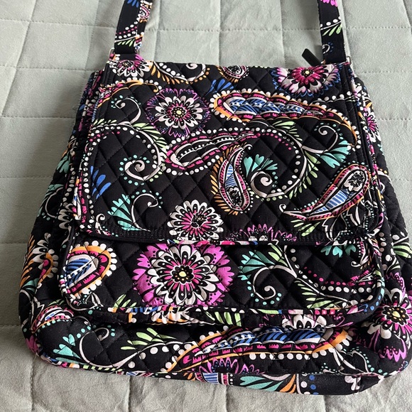 NWT Vera Bradley Mailbag Crossbody Purse Bandana Swirl Retired Design - Picture 9 of 9